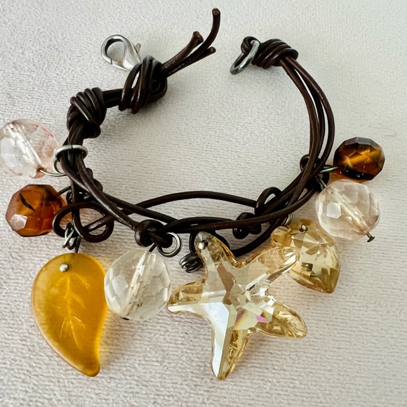 Handmade leather and crystal necklace and bracelet. - Picture 6 of 6